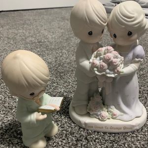 Set of 2 Wedding Precious Moments figurines